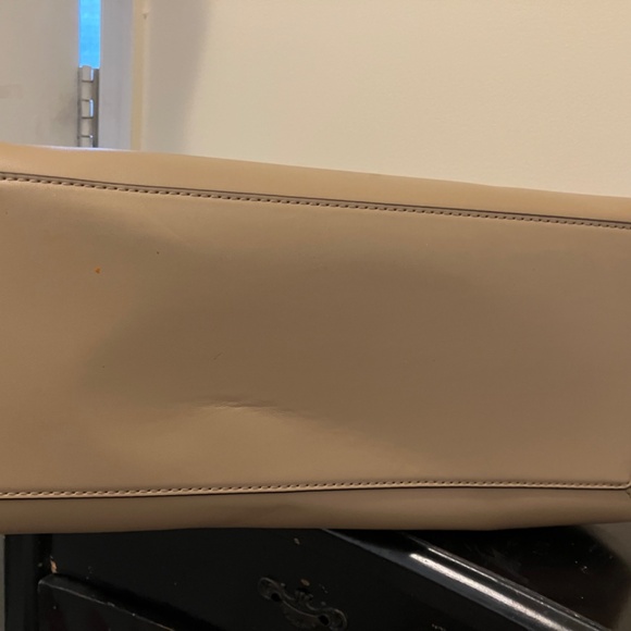 Michael Kors Reed Large Belted Shoulder Tote Bag Camel - Picture 4 of 7